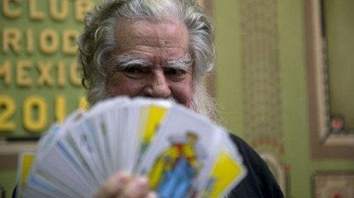 世界杯早报:巴西会师哥伦比亚 一球迷比苏神狠