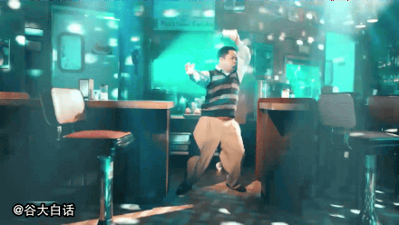 《<em>破产姐妹</em>》回归 两姐妹齐<em>跳钢管舞</em>庆贺