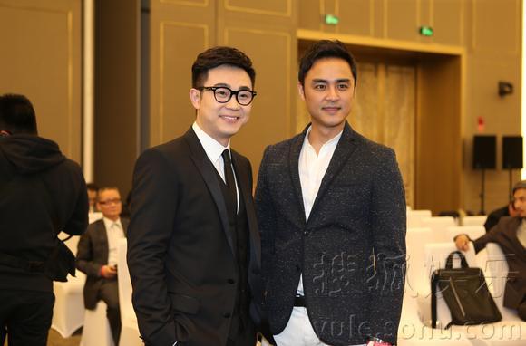 北京国际电影节:大鹏西装帅气 莎莎仙裙美艳