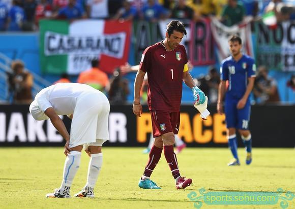 高清图:意大利出局众将失落 布冯皮尔洛惹人怜