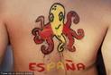 高清图：西班牙如愿夺冠 章鱼成为球迷心中偶像