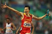 北京时间11月26日，2010年广州亚运会田径比赛在奥体中心体育场进入倒数第二天的争夺，在男子4x1...