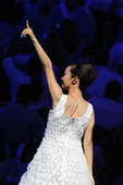 残奥会开幕式上由300多名聋人姑娘表演的舞蹈《星星，你好》。新华社/图 