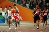 北京时间11月26日，2010年广州亚运会田径比赛在奥体中心体育场进入倒数第二天的争夺，在男子4x1...
