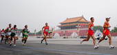 9月17日，中国选手韩桂明在北京2008年残奥会男子马拉松T46级决赛中，以2小时33分57秒的成绩...