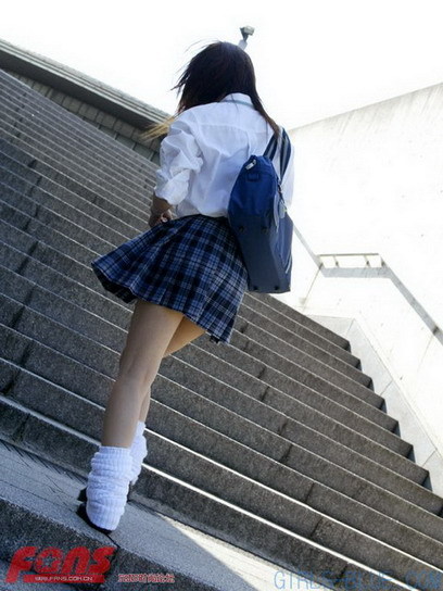 日本街头学生妹 - 家园社区