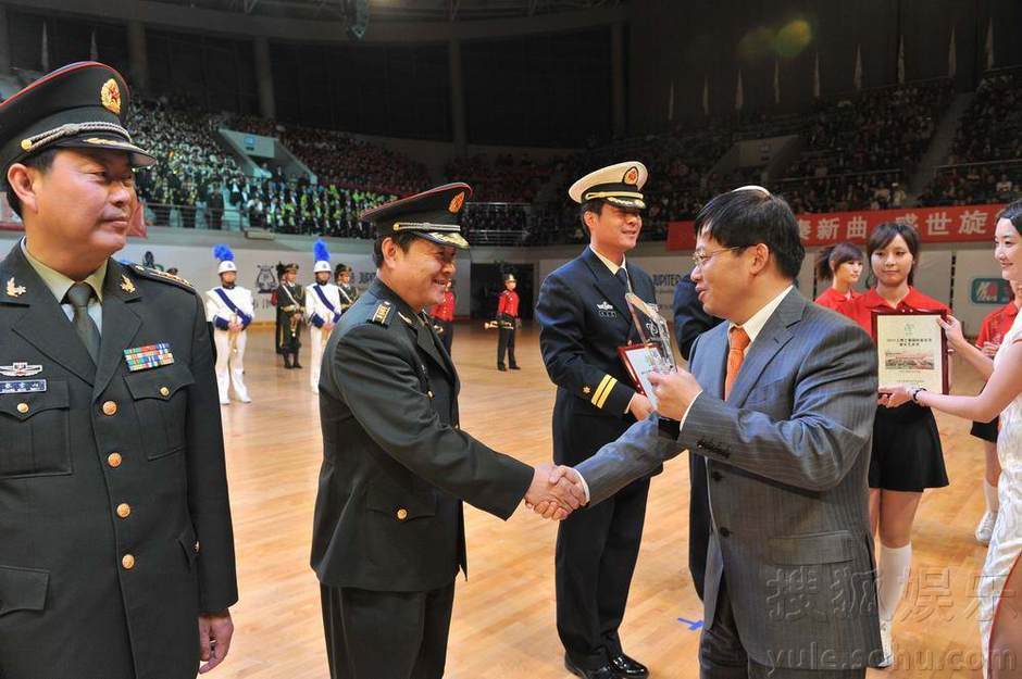 国际关系学院一年的学费是多少